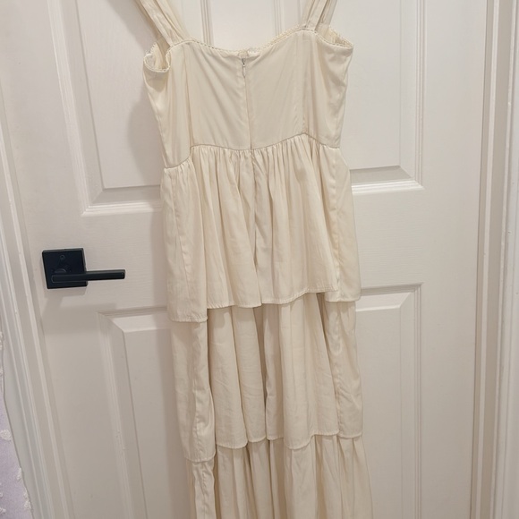 WeWoreWhat Cream Tiered Midi Dress - Picture 7 of 7